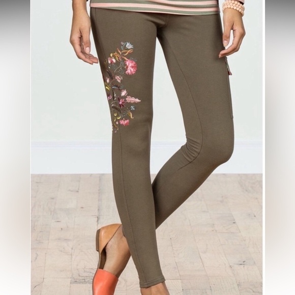 Matilda Jane Pants - MATILDA JANE Embroidered Floral Olive Scouts Honor Pants Size L